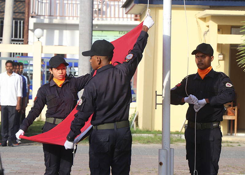 FUNSIONÁRIU SEPC-APC PARTISIPA SERIMÓNIA ISAR BANDEIRA FULAN AGOSTU